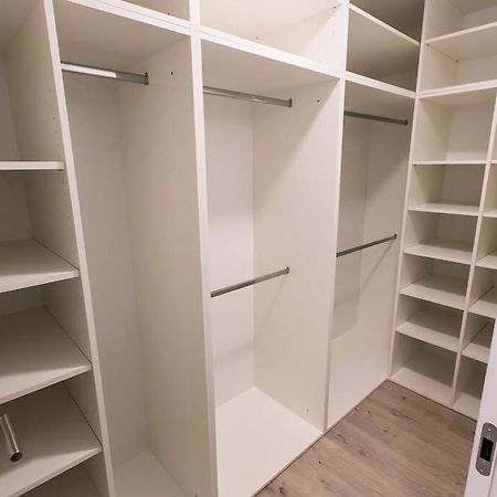 Urban Apartment With Possibility Of Parking Bratislava Esterno foto