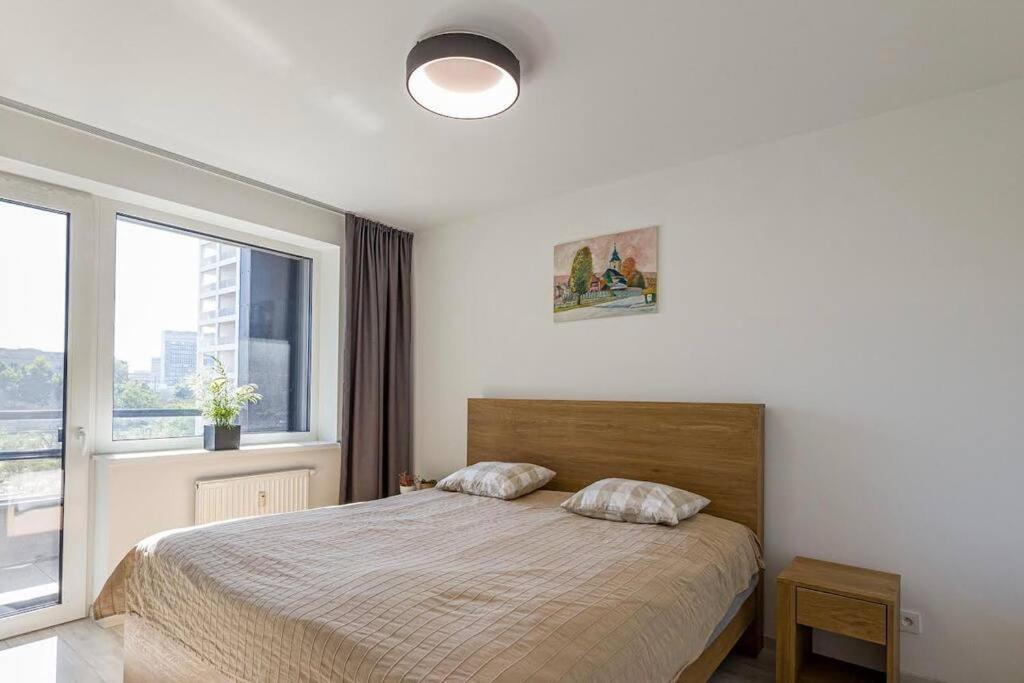 Urban Apartment With Possibility Of Parking Bratislava Esterno foto